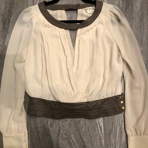 Boutique find! Long sleeve plunging V blouse